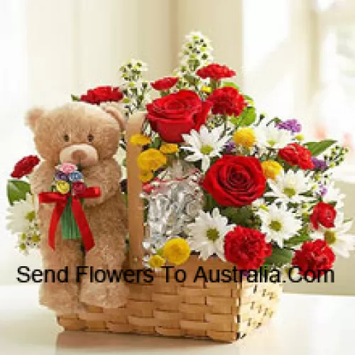 Mandje met Assortiment Bloemen en een Schattige Bruine 6 Inch Teddybeer